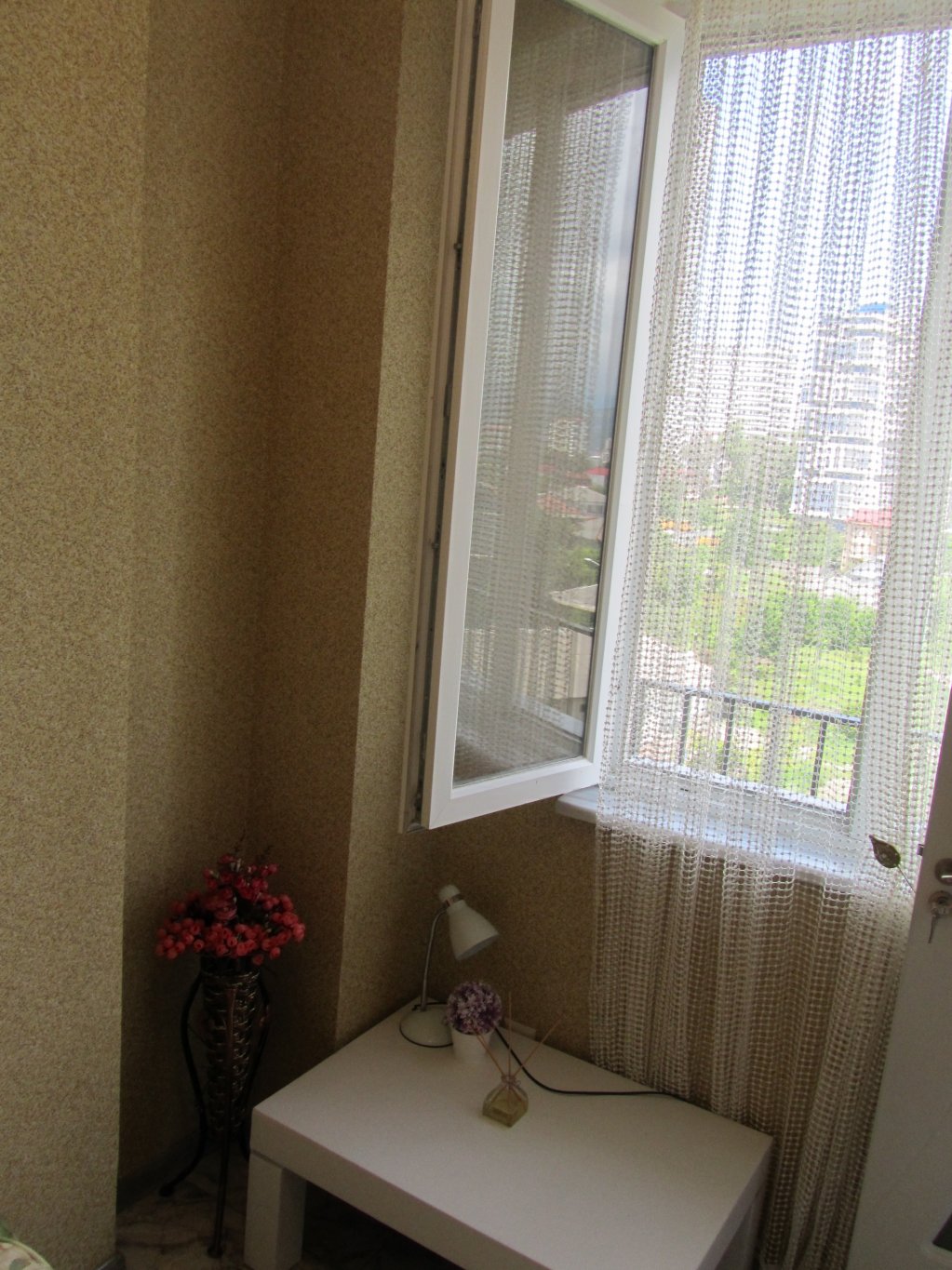 Cozy one bedroom apartment with sea views id-585 -  rent an apartment in Batumi