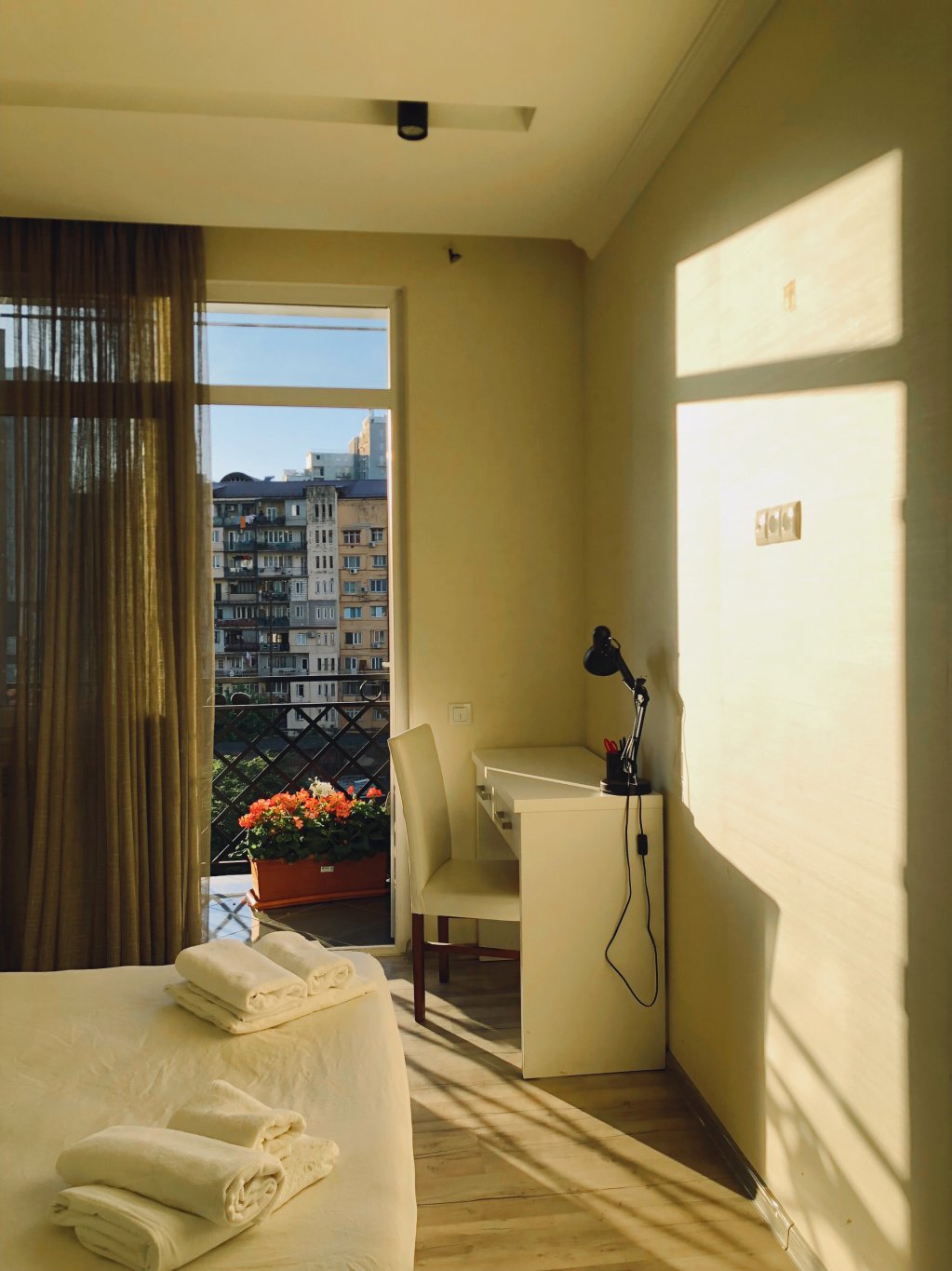 3-bedroom apartment on Gorgasali St. id-643 -  rent an apartment in Batumi